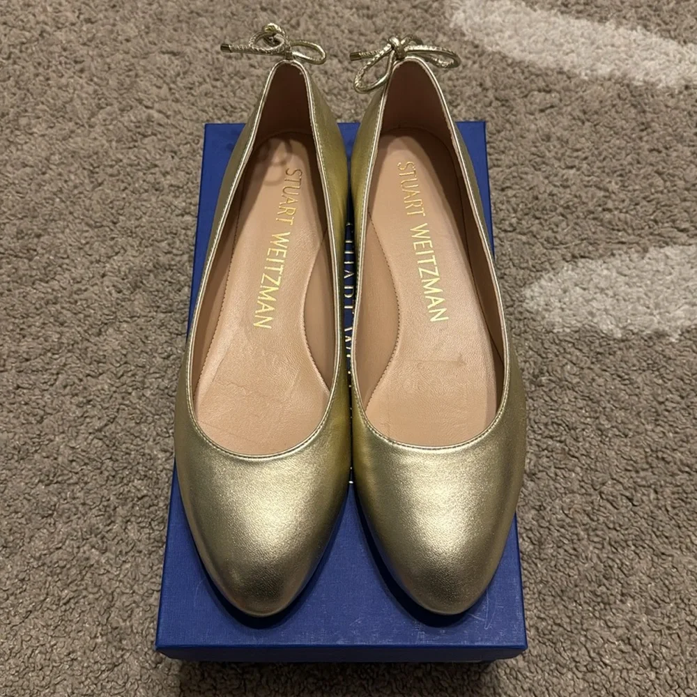 Stuart weitzman, tieback flat gold color, US 9